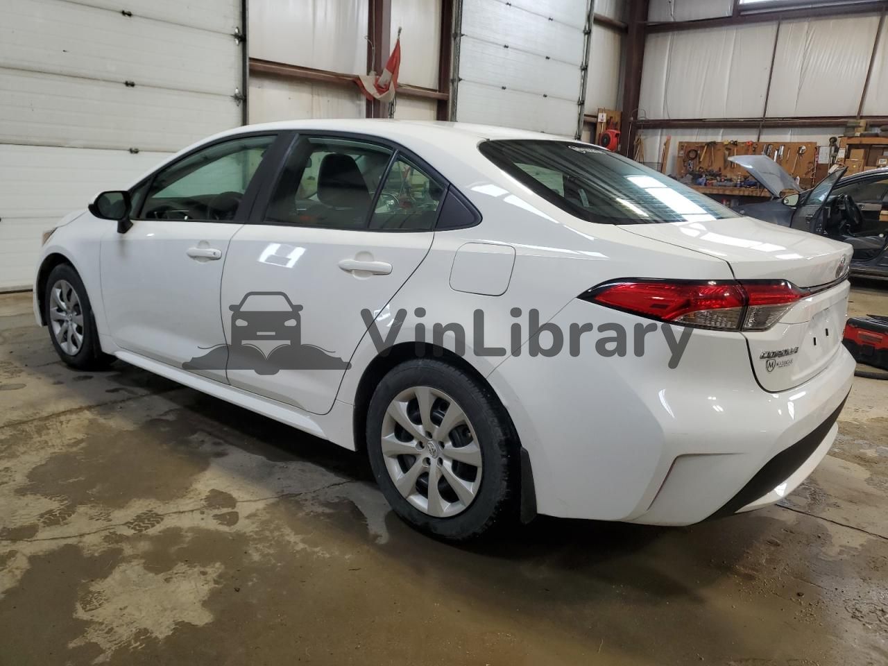 TOYOTA COROLLA 2021 WHITE  | 5YFBPMBE6MP221358 | Image 2